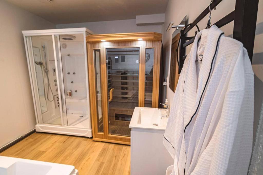 Appartement Steam, Baignoire Balneo Et Clim à Reims Extérieur photo