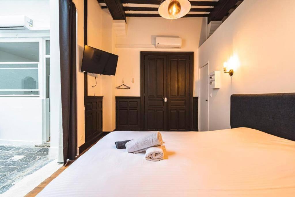 Appartement Steam, Baignoire Balneo Et Clim à Reims Extérieur photo